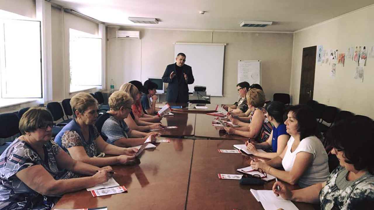 В Торецке "Восточная правозащитная группа" провела тренинг на тему: "Противодействие незаконному увольнению. Механизмы и инструменты контрмер"