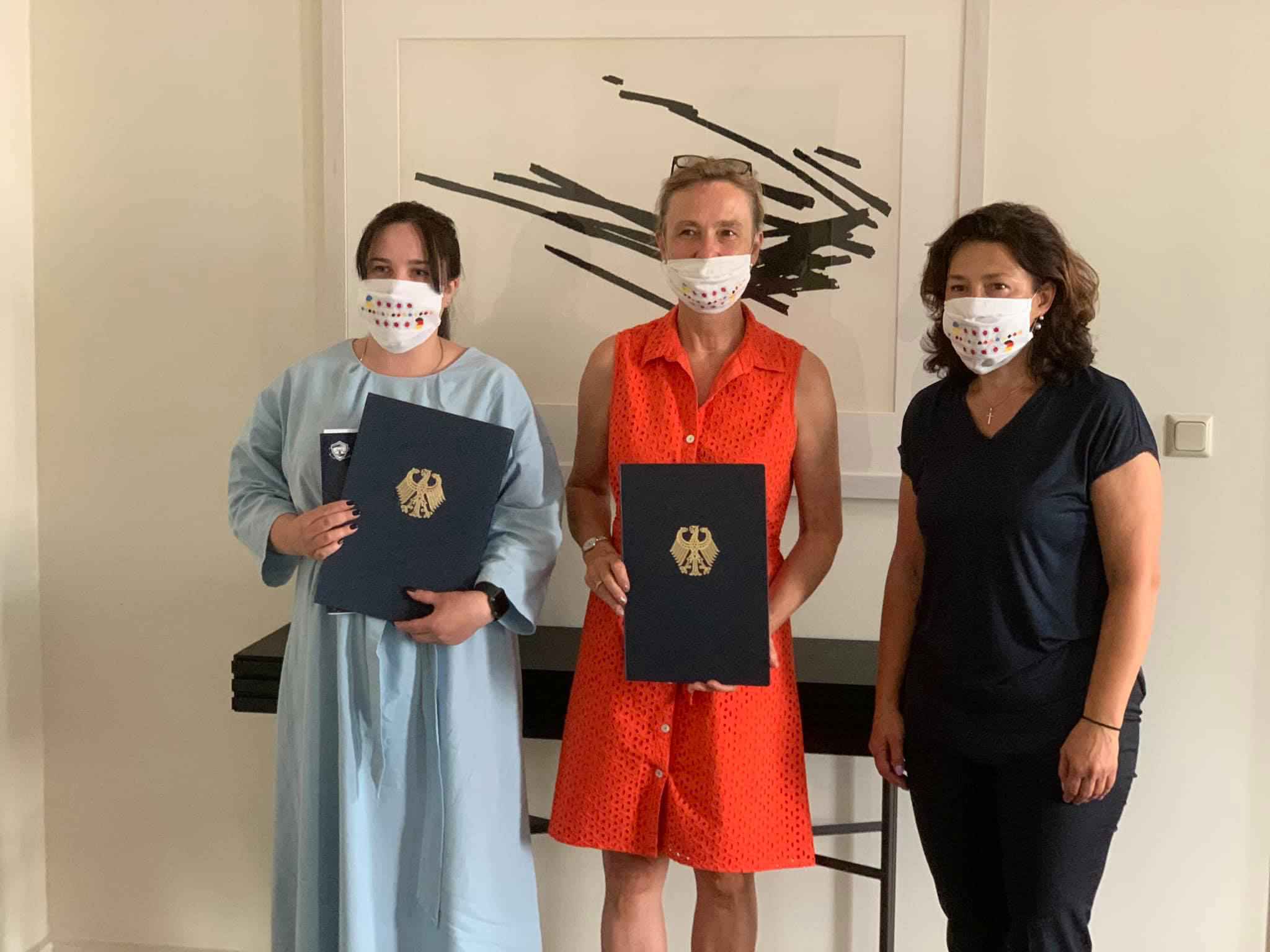 ПОСОЛ ГЕРМАНИИ В УКРАИНЕ И ДИРЕКТОР ВОСТОЧНОЙ ПРАВОЗАЩИТНОЙ ГРУППЫ ПОДПИСАЛИ МЕМОРАНДУМ О СОТРУДНИЧЕСТВЕ 