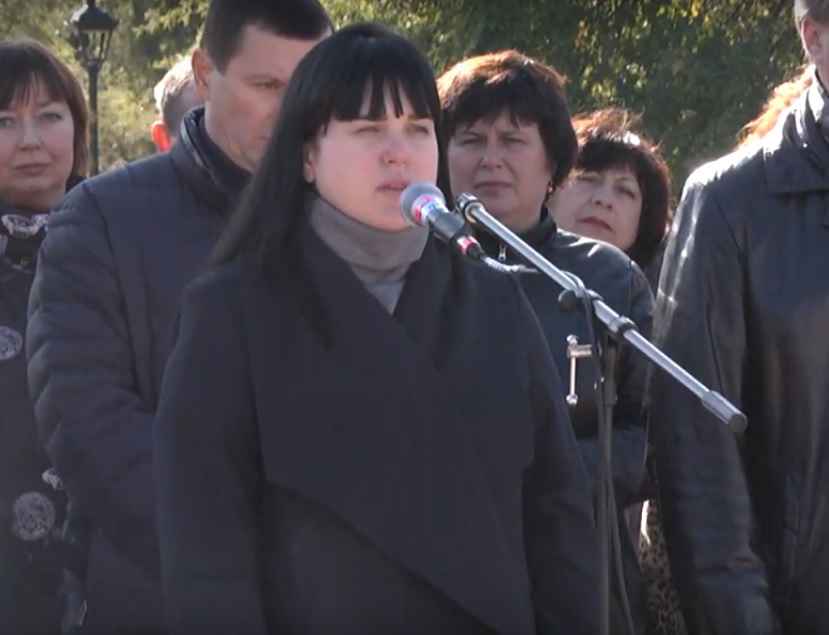 Выступление Веры Ястребовой на митинге профсоюзов предприятий Луганской области (видео)
