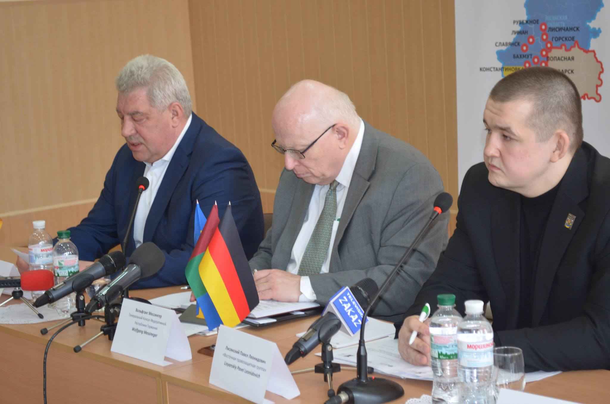 Правозащитники продолжают отстаивать права человека в зоне АТО