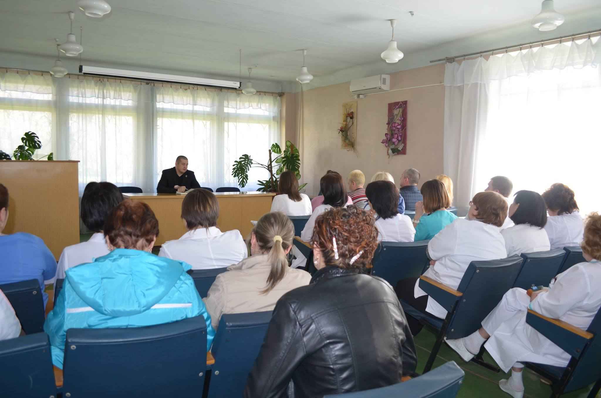 В г. Северодонецк, директор ОО "Восточная правозащитная группа" Павел Лисянский, провел информационную сессию с работниками здравоохранения