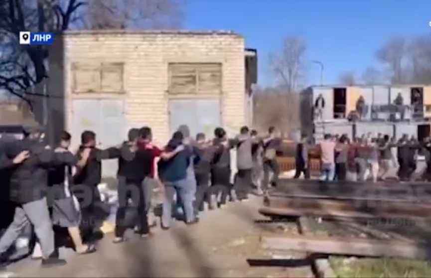 ОККУПАНТЫ ИСПОЛЬЗУЮТ МИГРАЦИОННУЮ ПОЛИТИКУ ДЛЯ КОНТРОЛЯ НА ЗАХВАЧЕННЫХ ТЕРРИТОРИЯХ ЛУГАНЩИНЫ