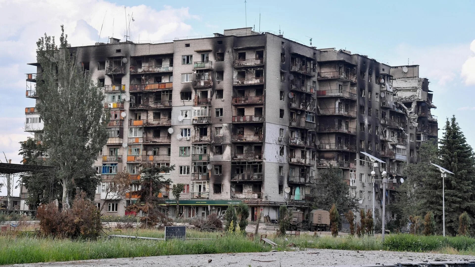РОССИЯ СОЗДАЛА ГЕТТО В ОККУПИРОВАННОМ ДОНБАССЕ: ЖИТЕЛИ НЕ МОГУТ ПОКИНУТЬ РЕГИОН, А СОТНИ ЛЮДЕЙ АРЕСТОВАНЫ